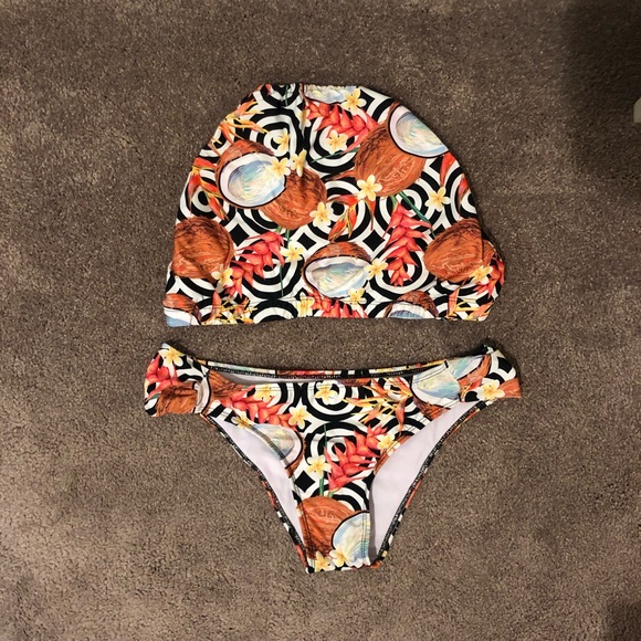 Brazilian Coconut Pattern Bikini (Top and Bottom) - Picture 2 of 8